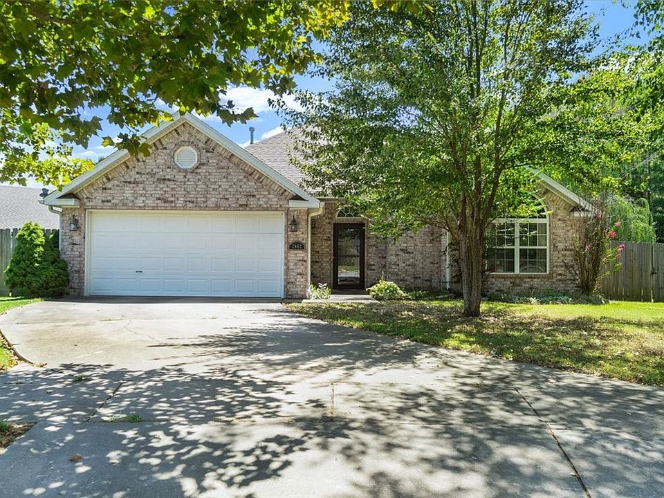 1st image of 2862 N Bluegrass Pl