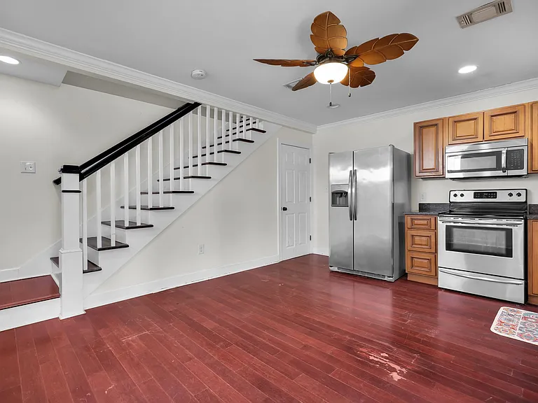 836 E Park Ave #B — Photo 6