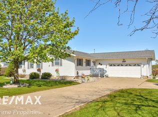 872 Huron Crest Dr, Bad Axe, MI 48413