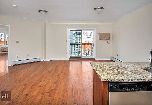 2nd image of 1203 Jackson Ave APT 5F