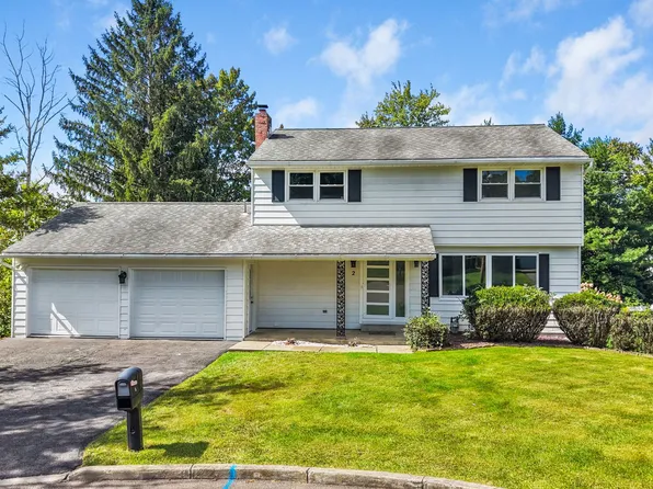 2 Pamela Dr, Johnson City, NY 13790