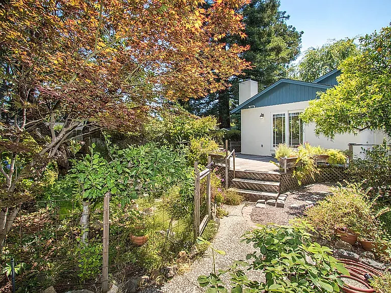 85 Hillview Ave — Photo 12