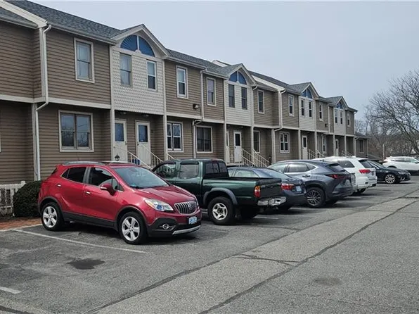 3399 Post Rd APT 20, Warwick, RI 02886