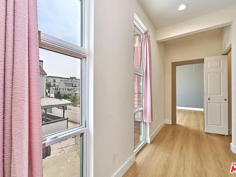 823 Lorraine Blvd — Photo 16