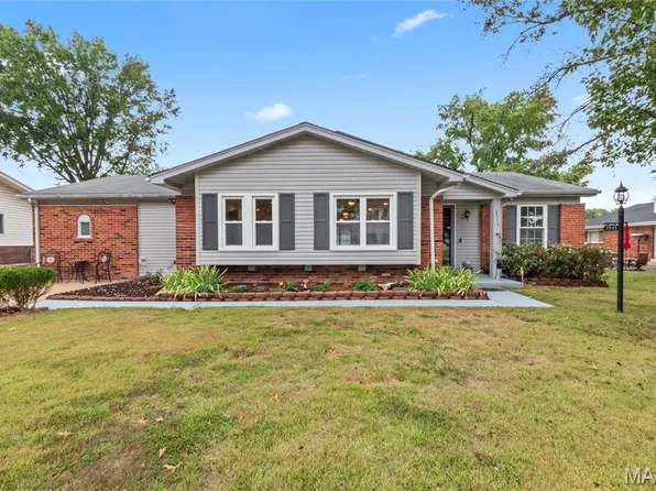 3545 Birchbark Dr, Florissant, MO 63033