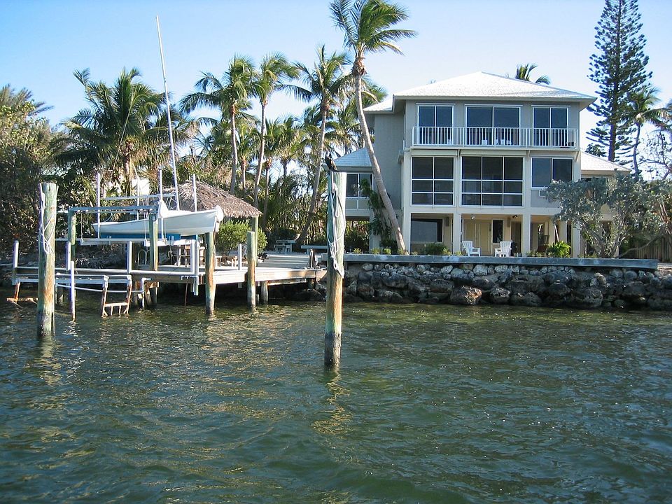 Breathtaking Bayfront Property