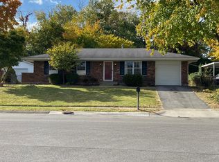 1320 Ridgeway Dr, Jeffersonville, IN 47130