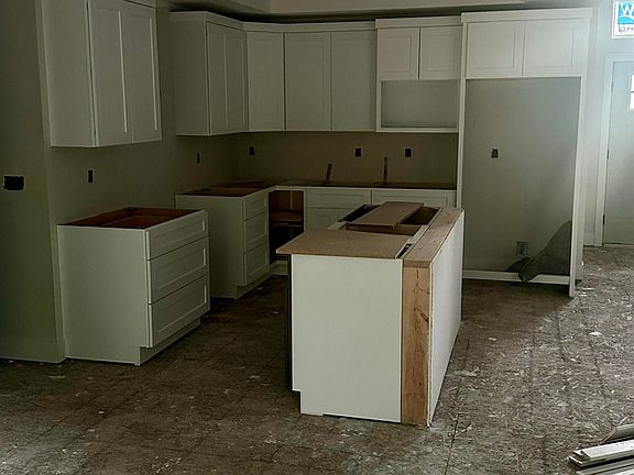 5th image of 45215 Fairchild Rd