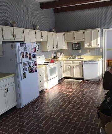 2nd image of 24 1/2 S 6th St