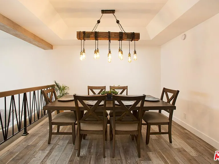 18755 Hatteras St #16 — Photo 5