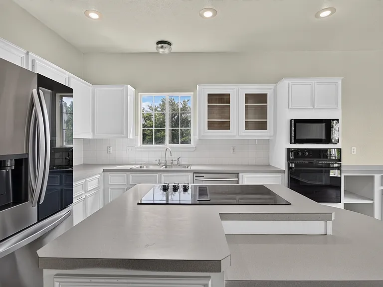 1810 Mesa Oaks Cir — Photo 17