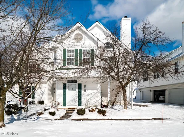 342 Vista Cir, North Olmsted, OH 44070