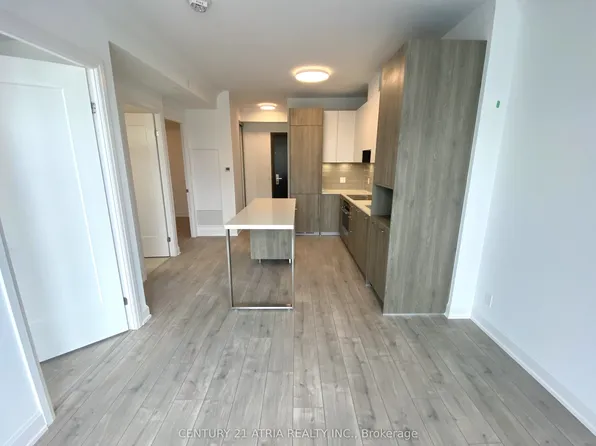 38 Water Walk Dr #211, Markham, ON L3R 6M8