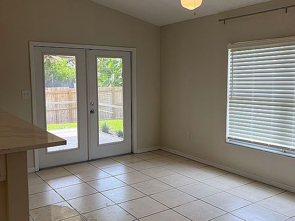 4th image of 9024 Shaddock Rd W