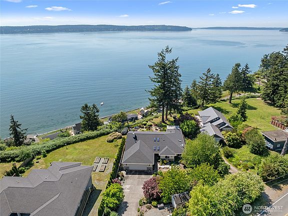 4th image of 4076 S Camano Drive S