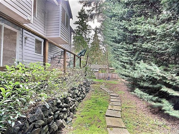 3rd image of 2952 NE 178th St