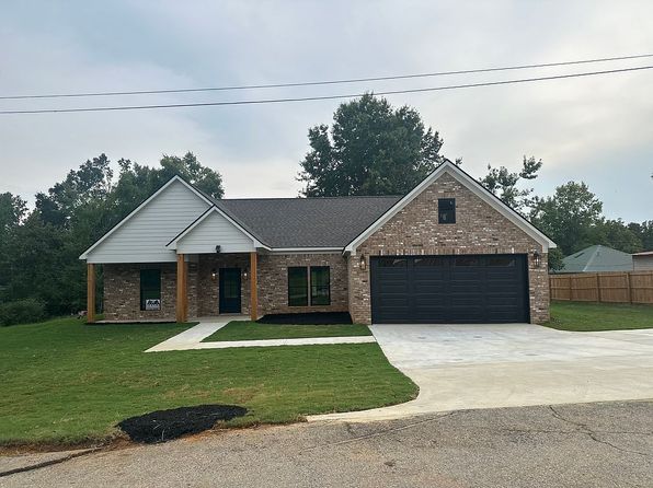 105 Huddleston Dr
