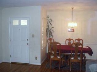 19449 Kittridge St, Reseda, CA 91335