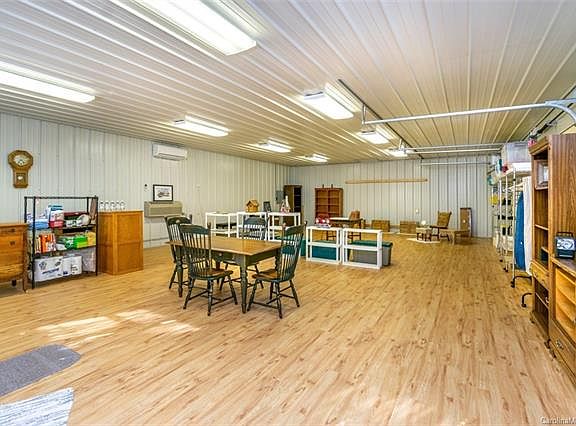 3rd image of 85 Corvis Ln