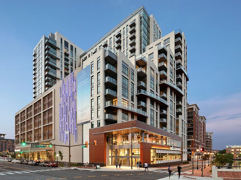Liberty Harbor East — Photo 8