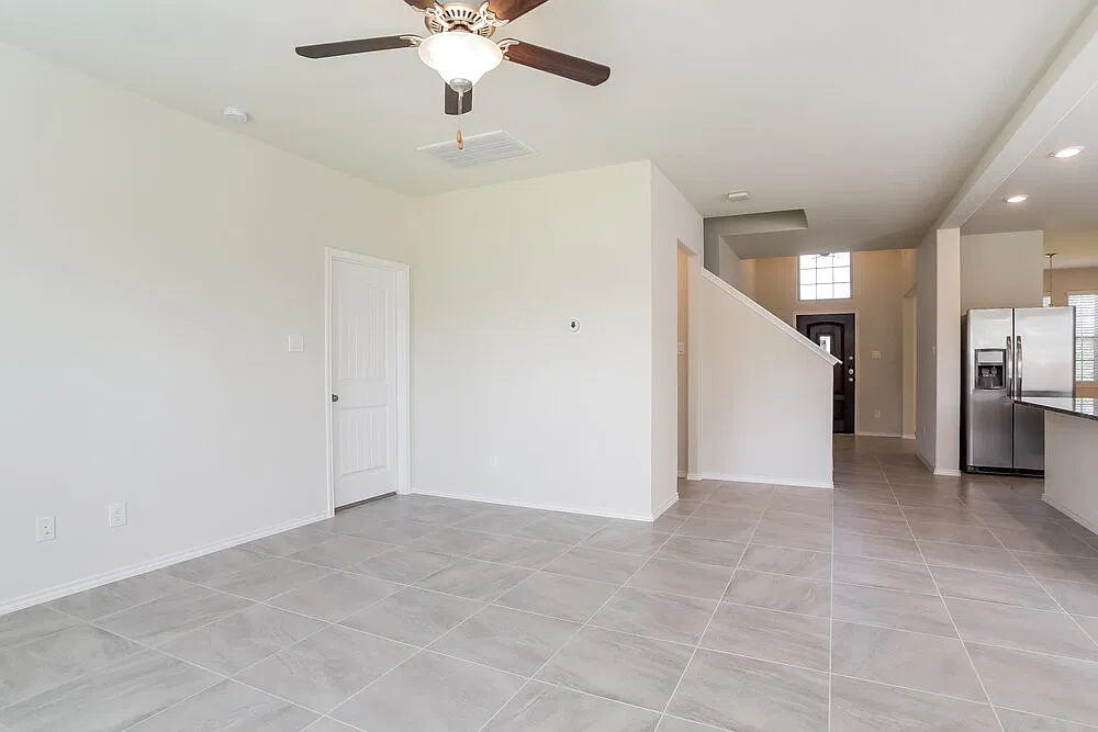 4 bed, 2.5 bath, 2273 sqft, $3,190 — Photo 2