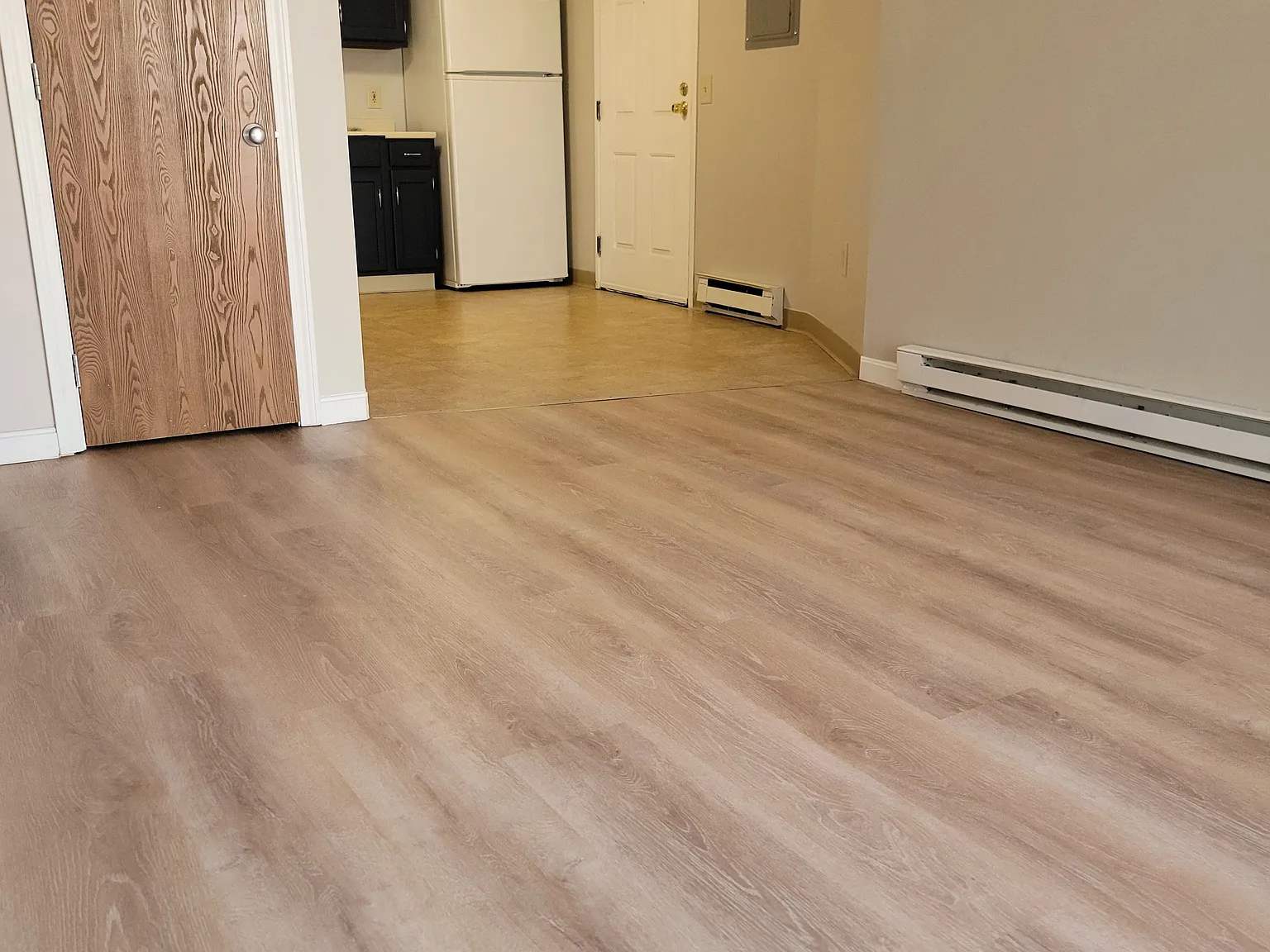 2 Bedroom 1 bath immediate availability — Photo 3