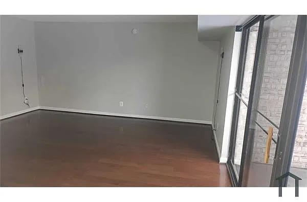 Building Photo - 2226 Castle Rock Sq #11C