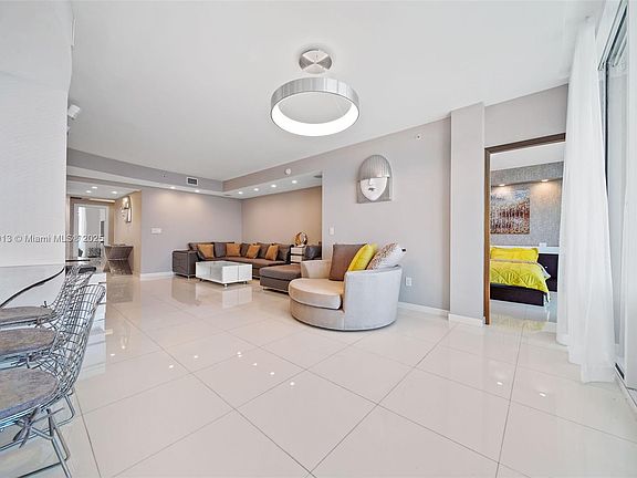 3rd image of 17875 Collins Ave #4205