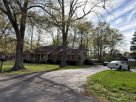 2nd image of 47 Briarwood Ln