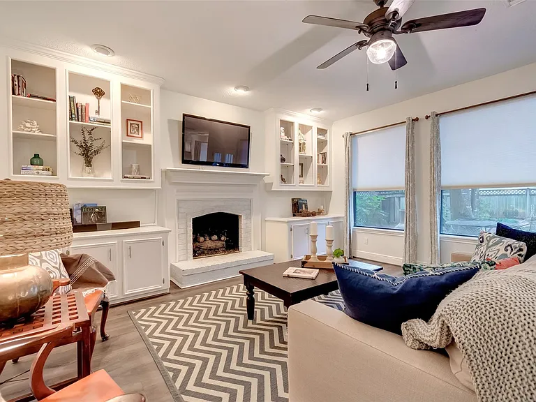 13011 Finch Brook Dr — Photo 30