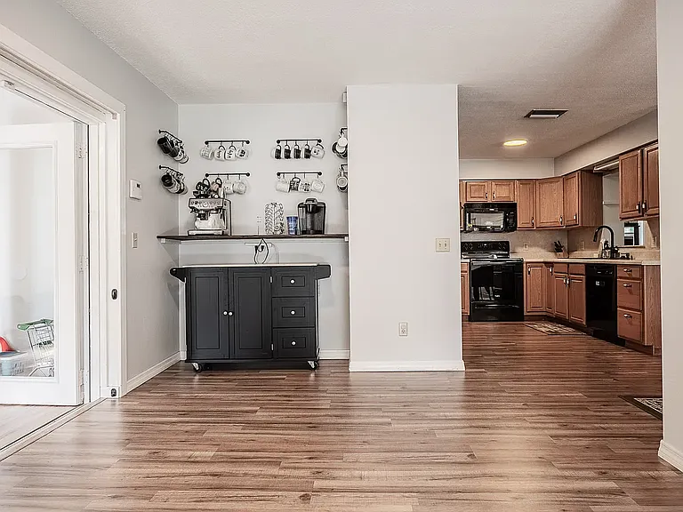 5905 Whispering Pines Rd — Photo 22