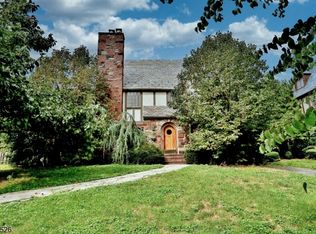 12 Bellegrove Dr, Montclair, NJ 07043