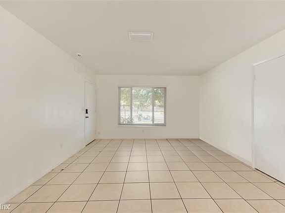 5th image of 1345 Rockhill St