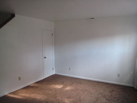 5th image of 912 Druid Cir #A