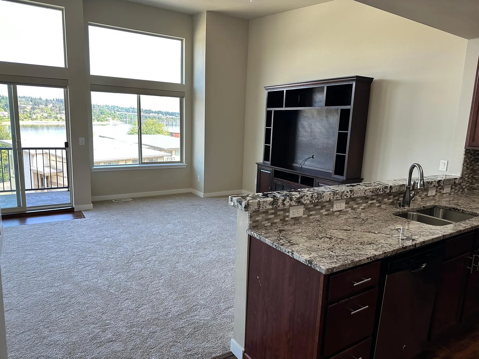 2545 Waterside Ln — Photo 2