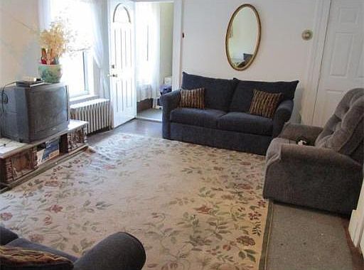 4th image of 1086 Hyde Park Ave