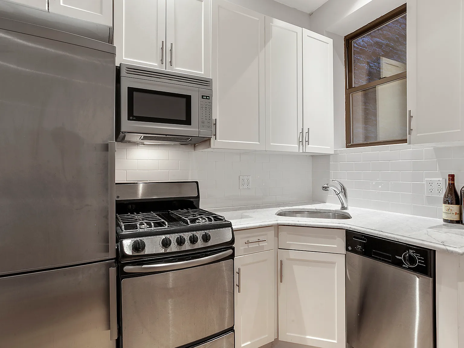 283 West 11th Street — Photo 3