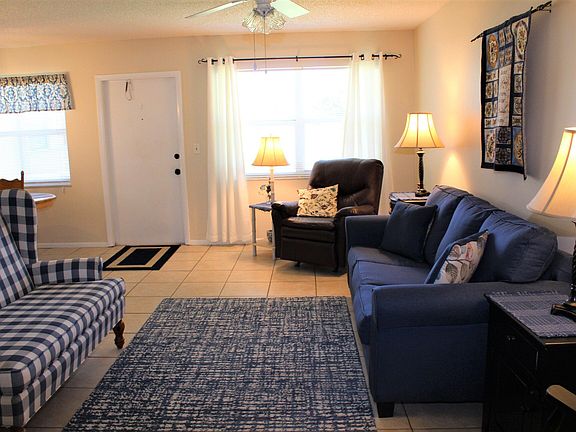 4th image of 38 Pine Arbor Ln APT 105