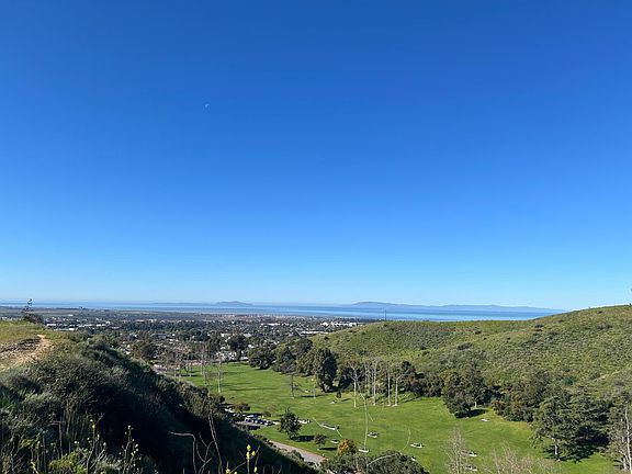 4th image of 642 Skyline Rd