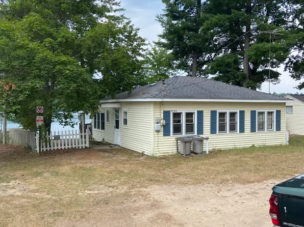 6250 10th St, Twin Lake, MI 49457