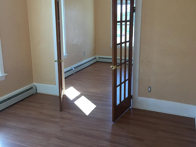 542 Privilege St #1R — Photo 4