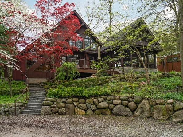 3140 Dolph Dr, Ann Arbor, MI 48103