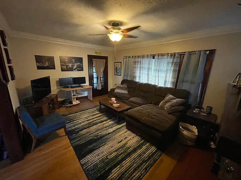 1225 Granger Ave — Photo 4