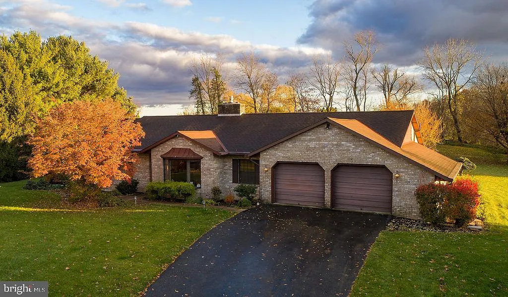 31 Meadow Ln photo 1