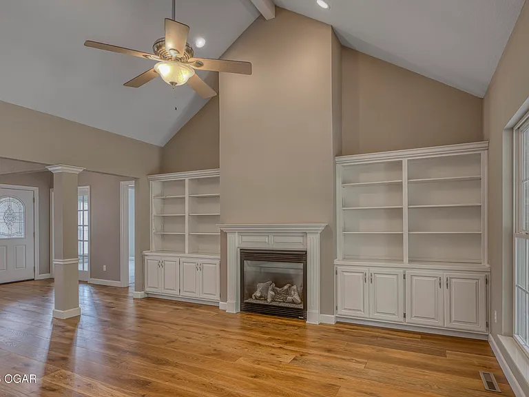 2813 Waters Edge Blvd — Photo 3