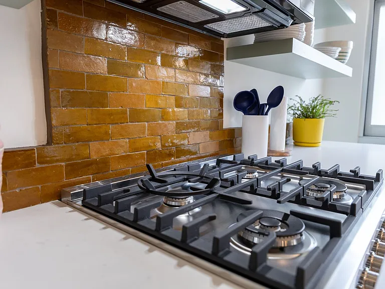 210 S Hamilton Dr #9 — Photo 8