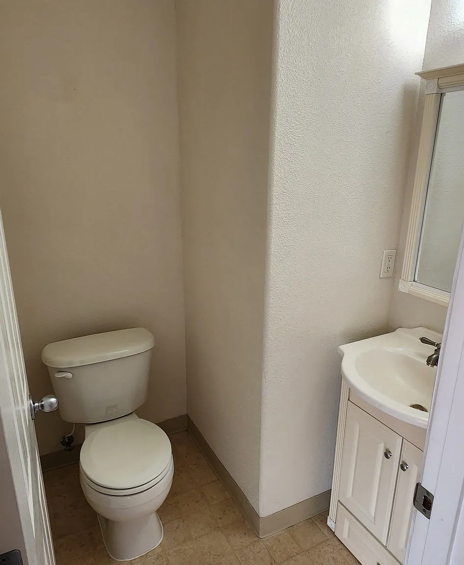 3 bed, 2.5 bath, $2,100 — Photo 3