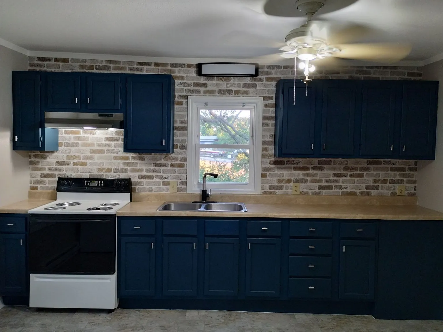1 bed, 1.0 bath, $850 — Photo 1