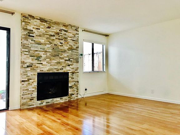 3rd image of 265 S Bayview Ave