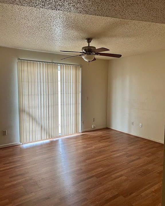 1st image of 517 Mystic Dr